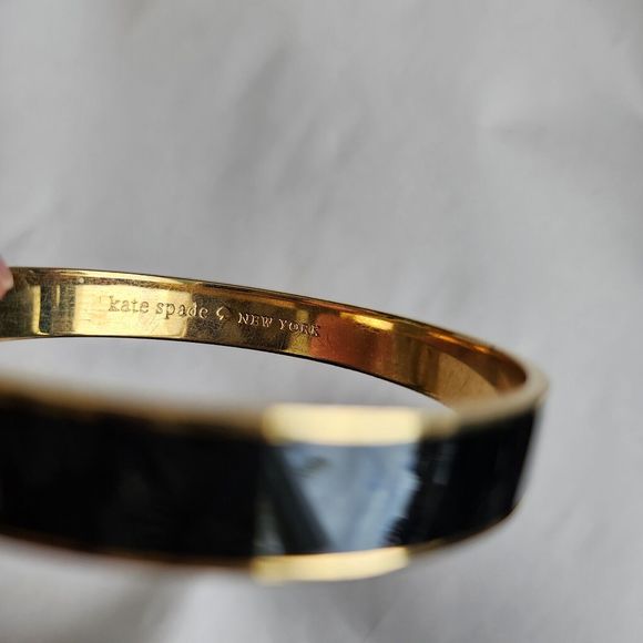 Kate Spade Gold plated Black enamel Bangle Bracelet Elegant Stamped Logo - Picture 2 of 12